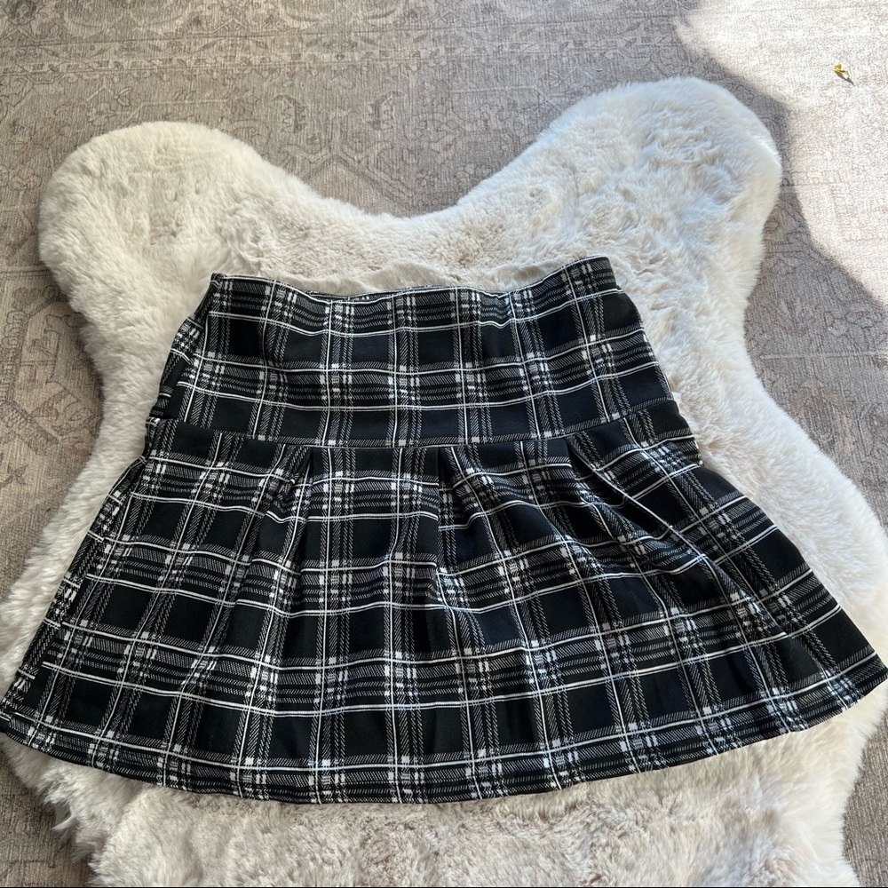 Plaid Skirt - Picture 2 of 3
